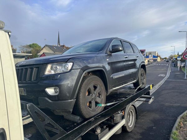 Jeep Grand Cherokee 3.0 CRD EXF pour pièce – Image 3